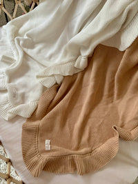 Scallop knit blanket