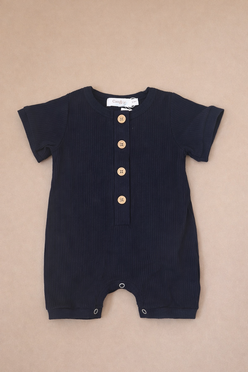 Basic short sleeve suit