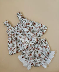Ivory floral set