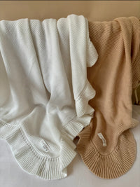 Scallop knit blanket